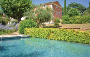  Five-Bedroom Holiday Home in St. Saturnin les Apt.  Гарга